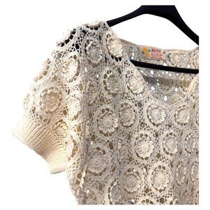 Vintage cream coloured Crotchet Short Sleeve Top, Boho‎ Floral size L handmade